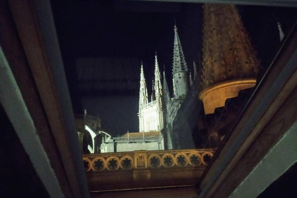 דירות Burgo Buhardilla Con Vistas A La Catedral מראה חיצוני תמונה