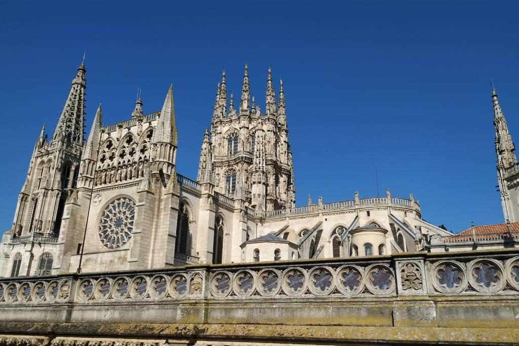 דירות Burgo Buhardilla Con Vistas A La Catedral מראה חיצוני תמונה