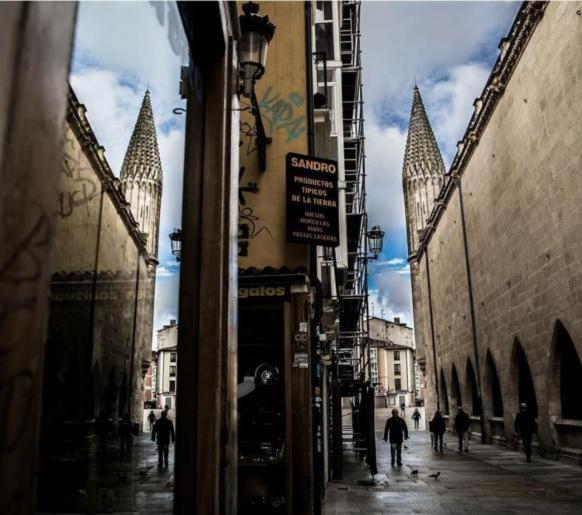 דירות Burgo Buhardilla Con Vistas A La Catedral מראה חיצוני תמונה